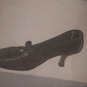Size 10 short heels