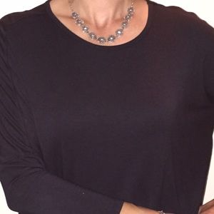 Stunning silver necklace and bracelet set.