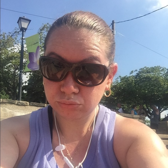 Meet your Posher, Anjolic