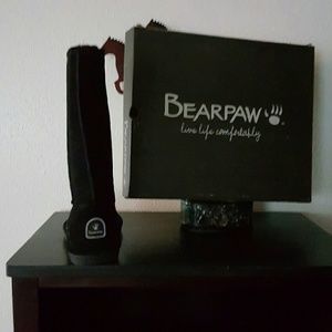 Nib never worn bear paw boots