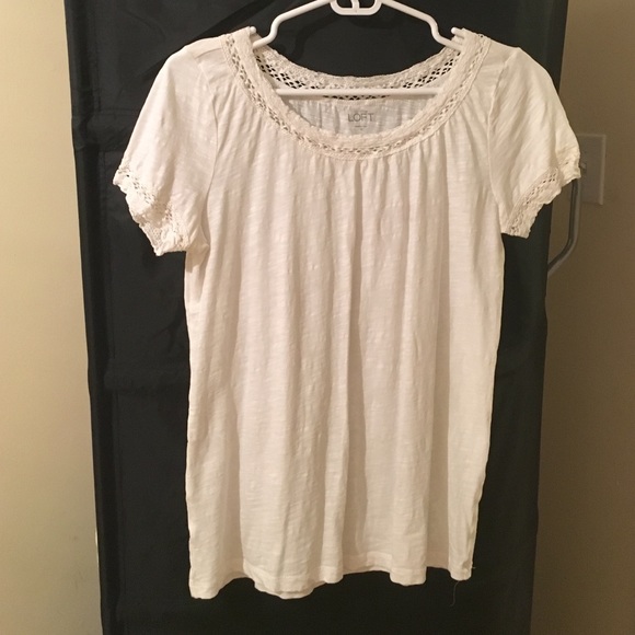 Beautiful short sleeve shirt  LOFT