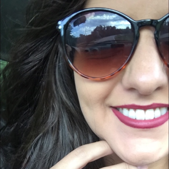 Meet your Posher, Sage - Picture 1 of 1