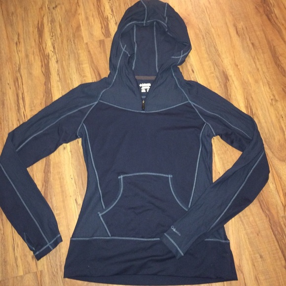 Women's Columbia fitted pullover