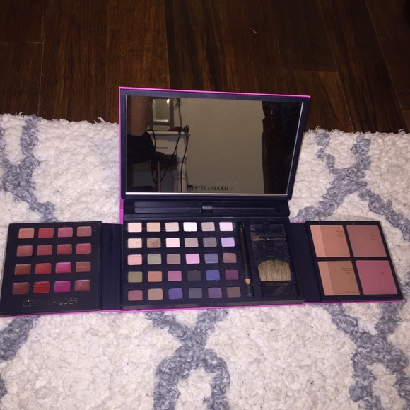 Estee Lauder make up set! Used once!