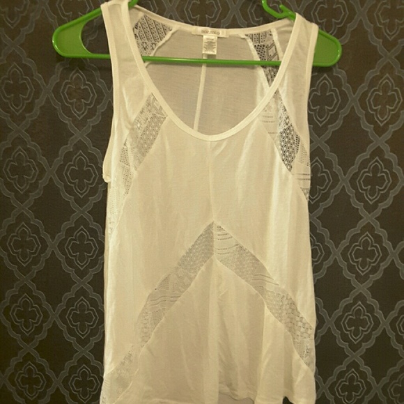 White tank top - Picture 3 of 3