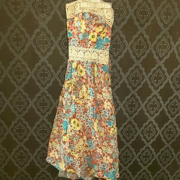 Summer dress - Picture 2 of 2