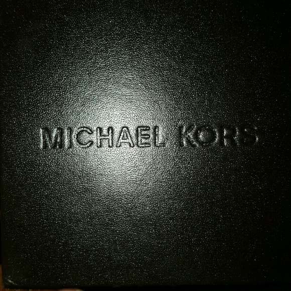MK Watch - Picture 4 of 4