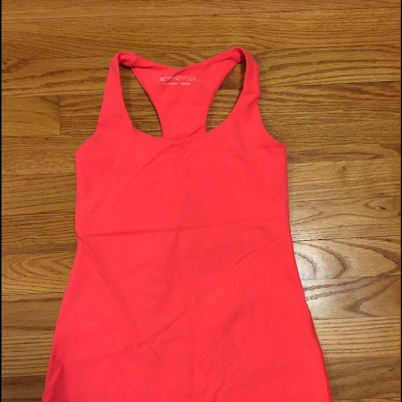 Beyond Yoga neon coral workout tank (S)