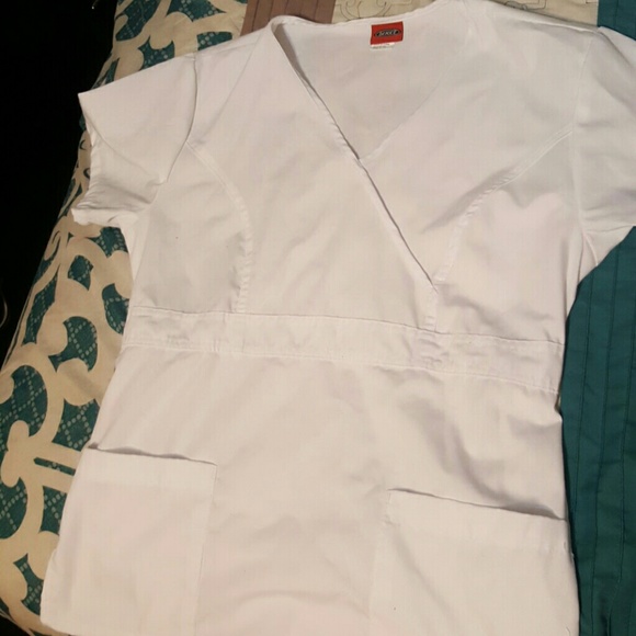 BRAND NEW MEDICAL SCRUB