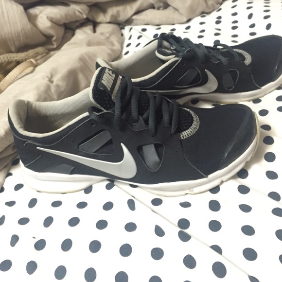 Black NIKE Training Tennis Shoe Sneakers