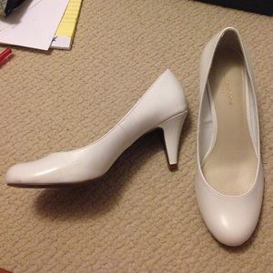 White Liz Claiborne heels
