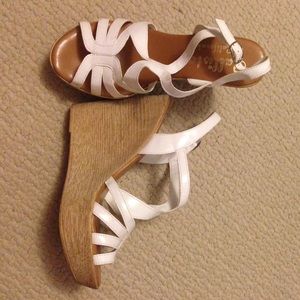 White Callisto wedges