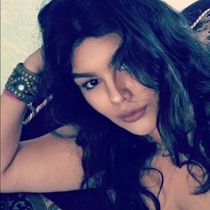 Meet your Posher, Elizabeth