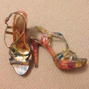 Multicolored heels