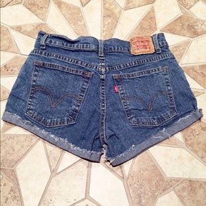 🌻Levi's Shorts🌻