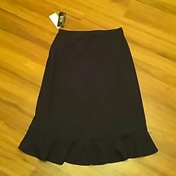 Black skirt with ruffle bottom Clearance