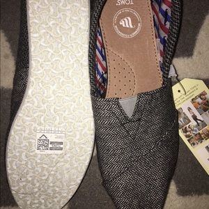 BNWT toms back speckled color