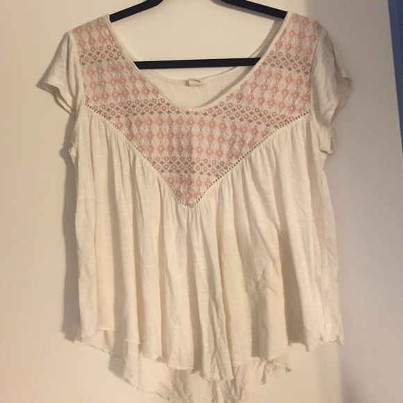 White shirt sleeve top