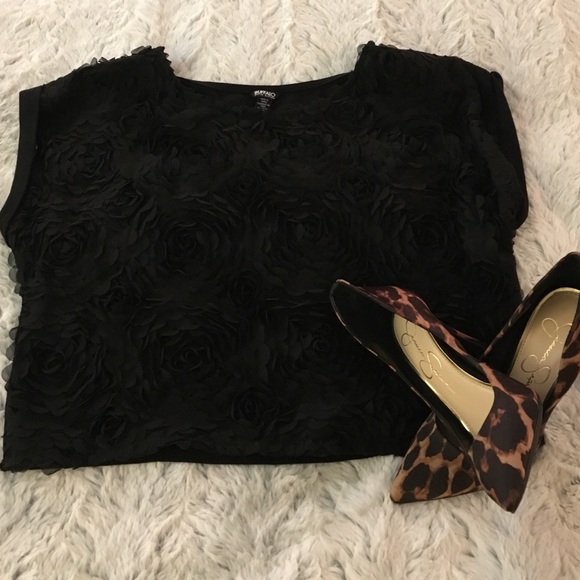 Shirt 🌺 SOLD 🌺