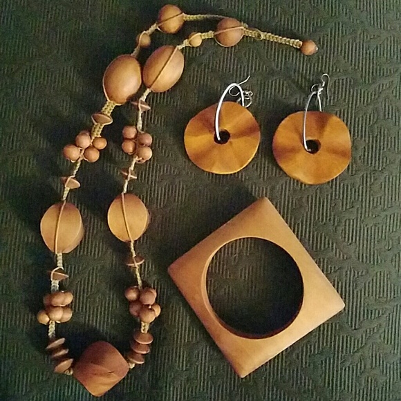 Vintage Wooden Necklace Set