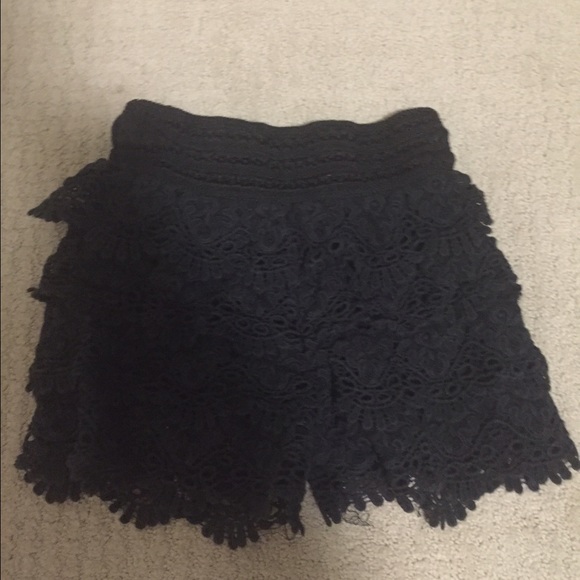 Ruffled shorts