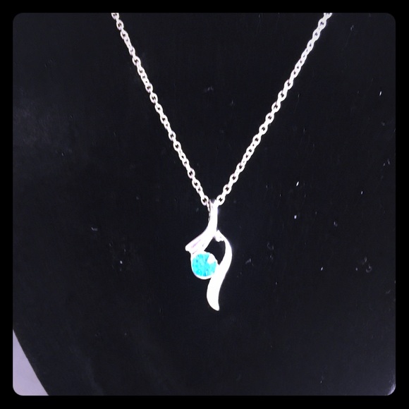 Beautiful blue topaz necklace