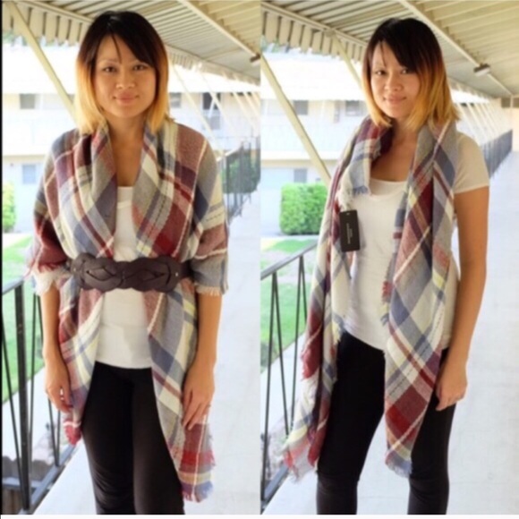 🆕CELINE hello fall scarf - BLUE MIX - Picture 2 of 4