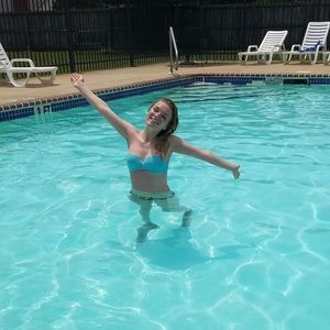 Meet your Posher, Molly