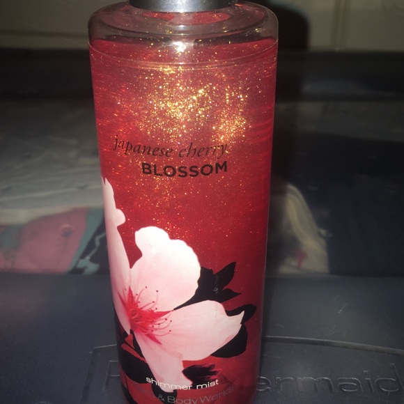 Cherry blossom B&BW Shimmer Mist