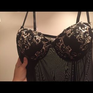 Black plus size chemise with lace bra