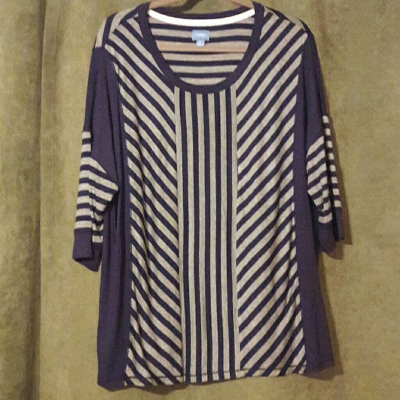 Navy/ gray 3/4 sleeve tee  Vera wang