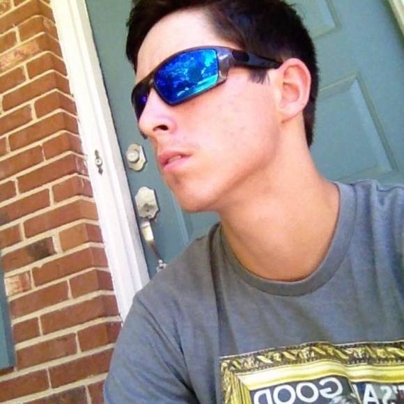 Meet your Posher, Cameron