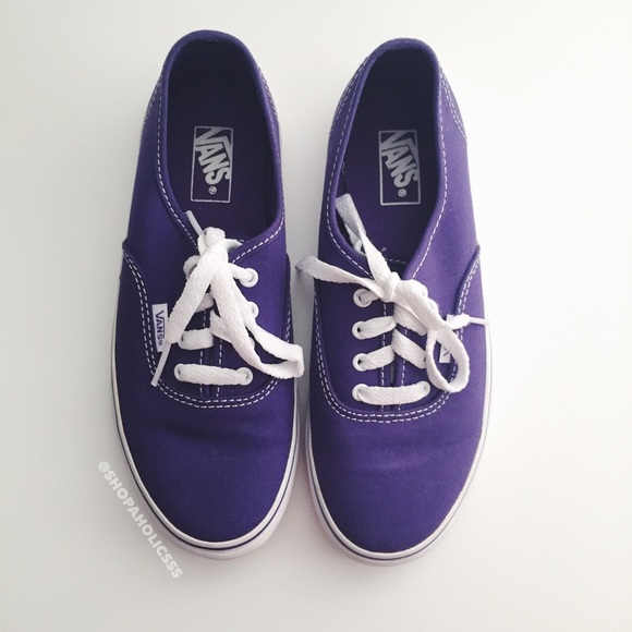 🎉 VANS The Authentic Skate Shoe - Picture 2 of 4