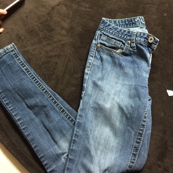 Worn jeans - Picture 1 of 2