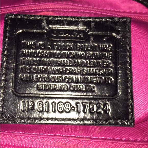 AUTHENTIC Coach Pushlock Leather Tote - Picture 4 of 6