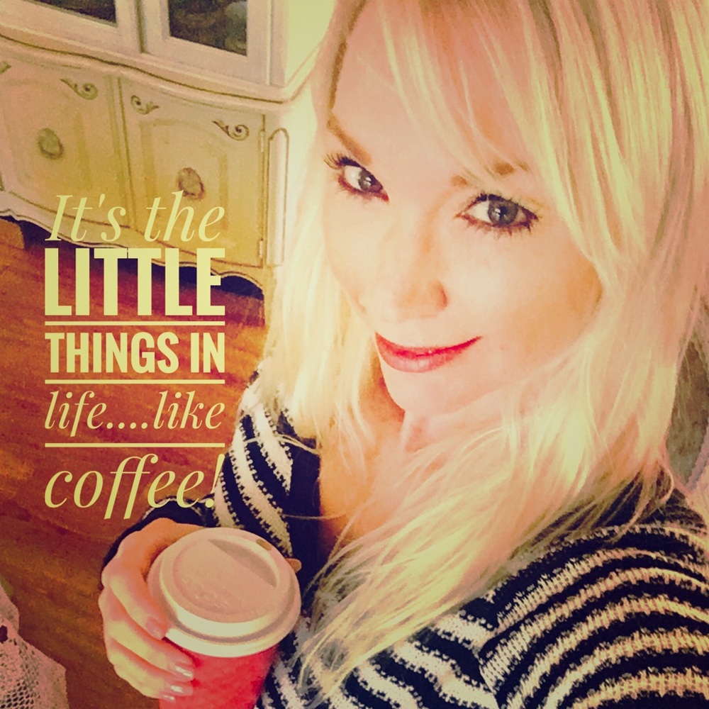 Meet your Posher, Leah 💕 Send me an offer!