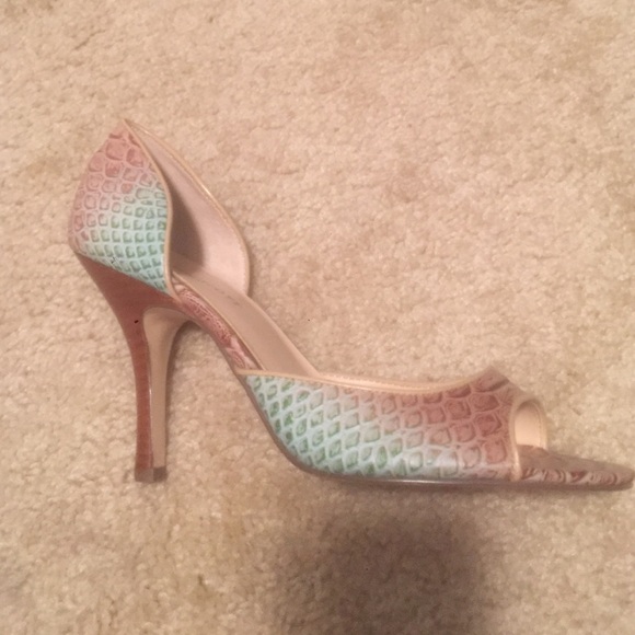 Karen Scott. Multi colored snake skin heel