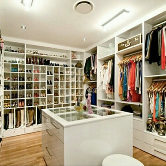 MAKE AN OFFER!! :)