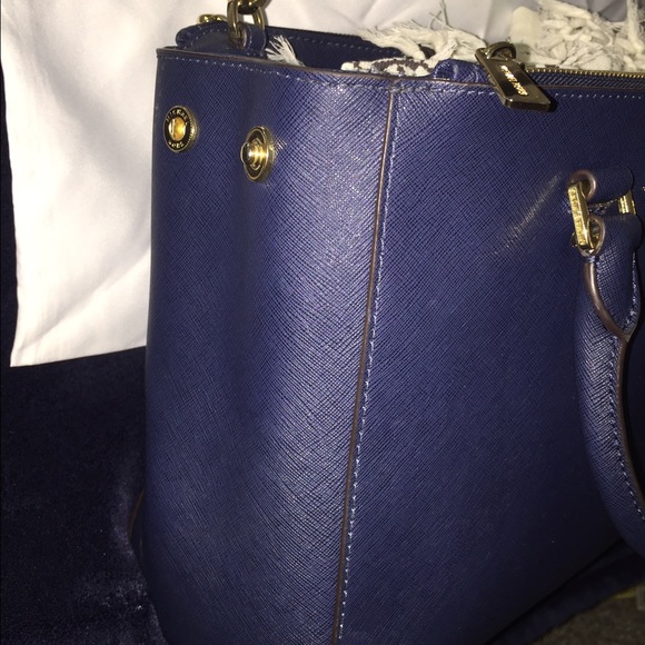 Michael Kors Selma Saffiano Leather Medium Satchel - Picture 2 of 2