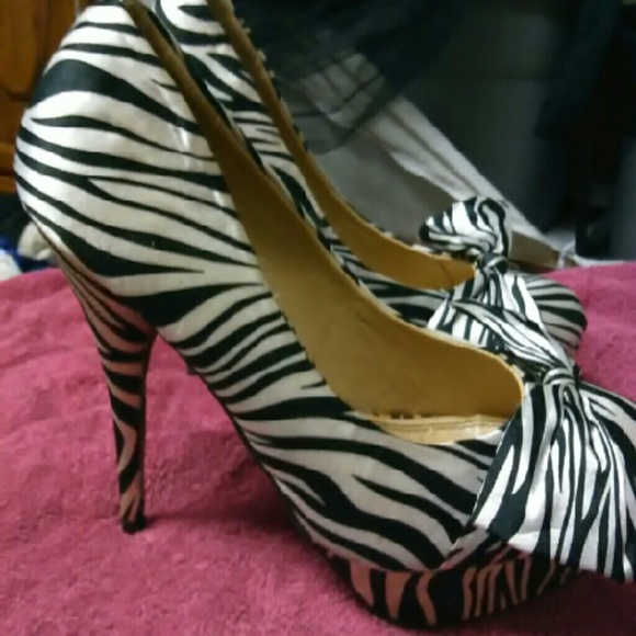 JustFab Heels - Picture 2 of 4