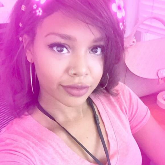 Meet your Posher, Bridget - Picture 2 of 8