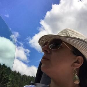 Meet your Posher, Ivonne