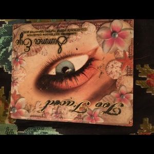 Too faced Summer eye palette