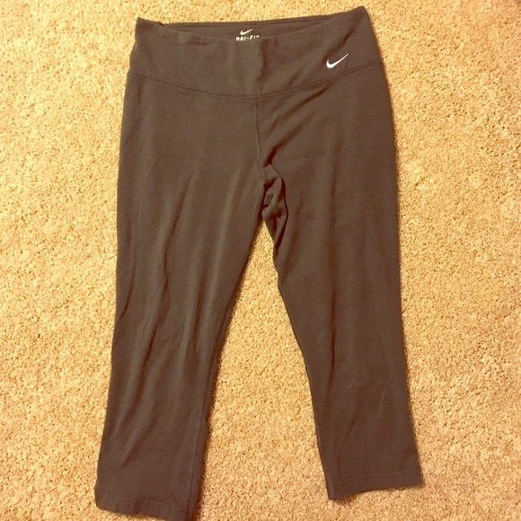 Nike Grey Crop Workout Capri