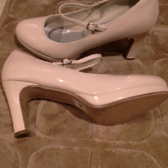 Mary Janes heels