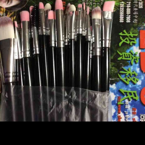 Other - New 20pcs makeup brushes set