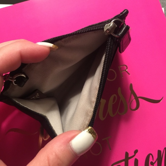 Classic leather Coach keychain card holder 💋🌹 - Picture 4 of 4