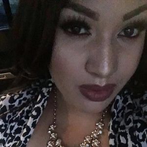 Meet your Posher, Denise