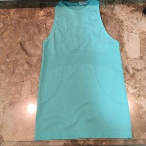 Lululemon Runswift light turquoise. Size 4