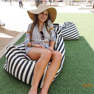 Meet your Posher, Caitlyn